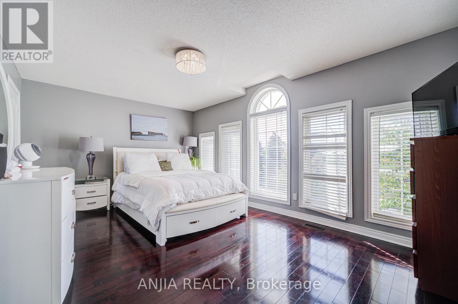 384 Highglen Avenue, Markham, Ontario  L3S 4J3 - Photo 25 - N12538450