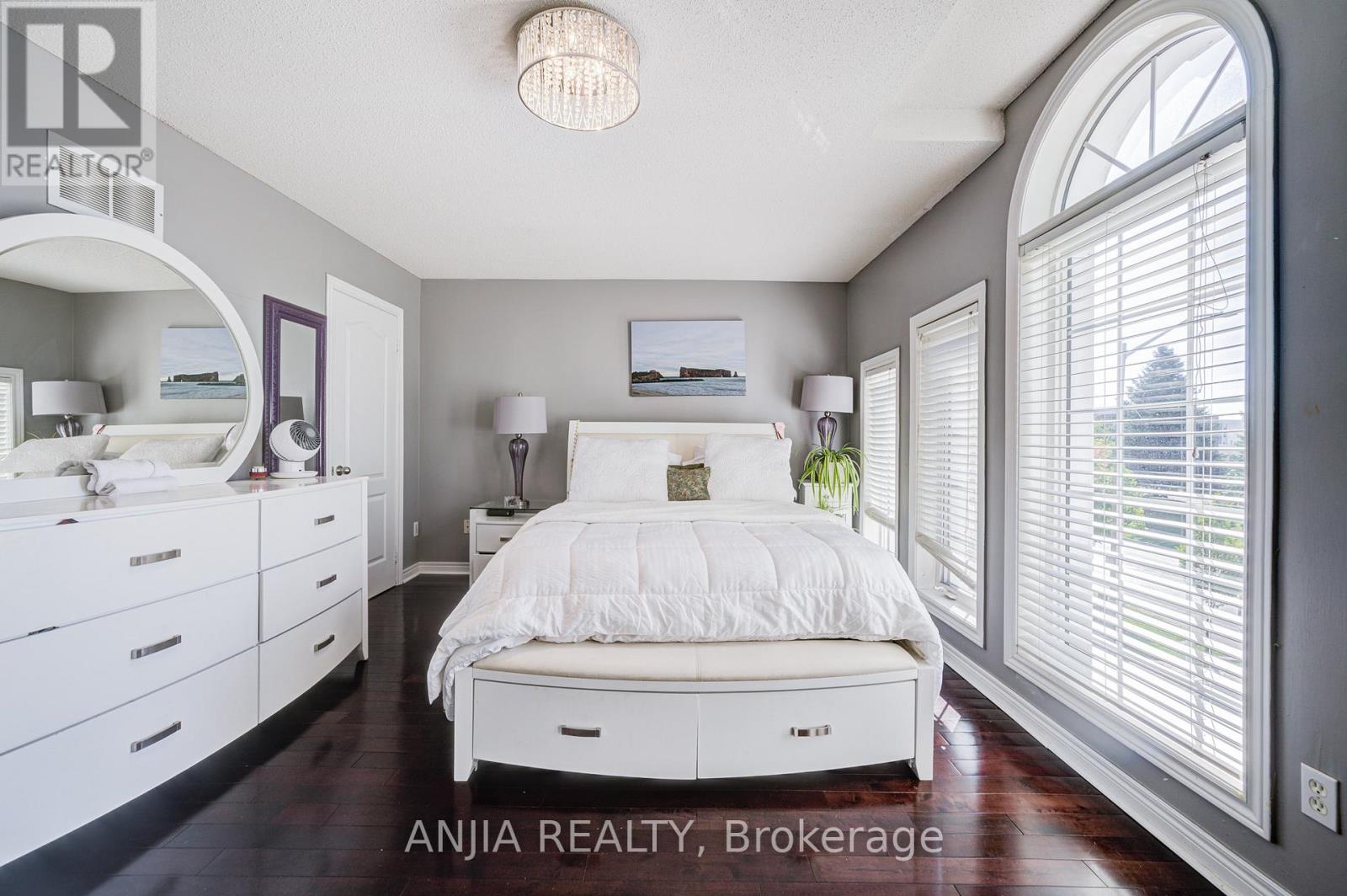 384 Highglen Avenue, Markham, Ontario  L3S 4J3 - Photo 26 - N12538450