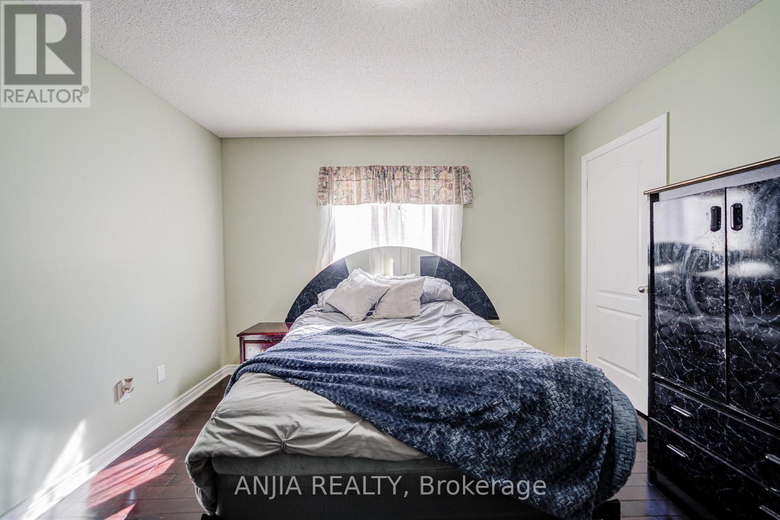 384 Highglen Avenue, Markham, Ontario  L3S 4J3 - Photo 31 - N12538450