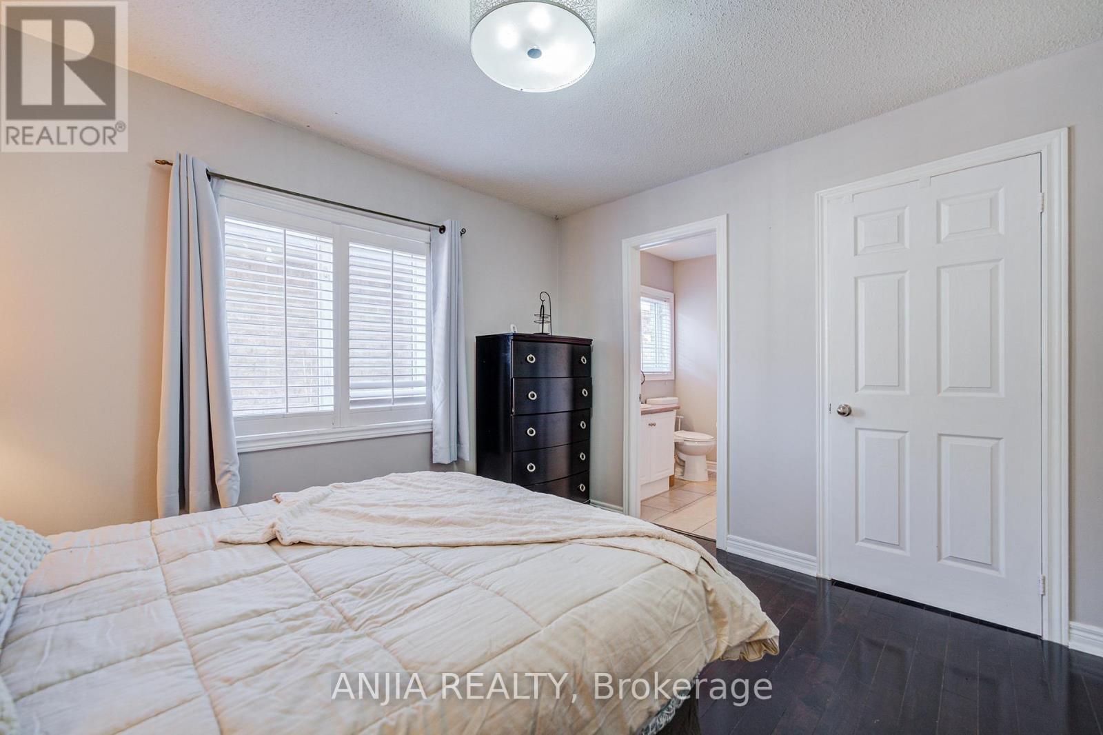 384 Highglen Avenue, Markham, Ontario  L3S 4J3 - Photo 34 - N12538450