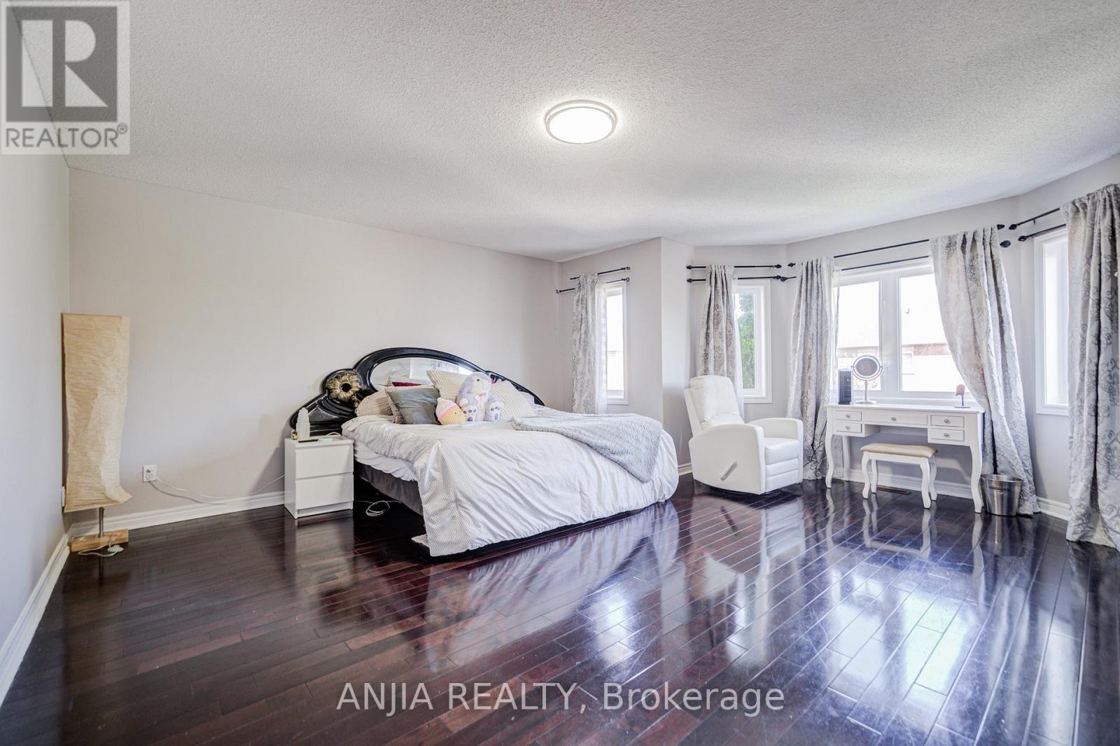 384 Highglen Avenue, Markham, Ontario  L3S 4J3 - Photo 39 - N12538450