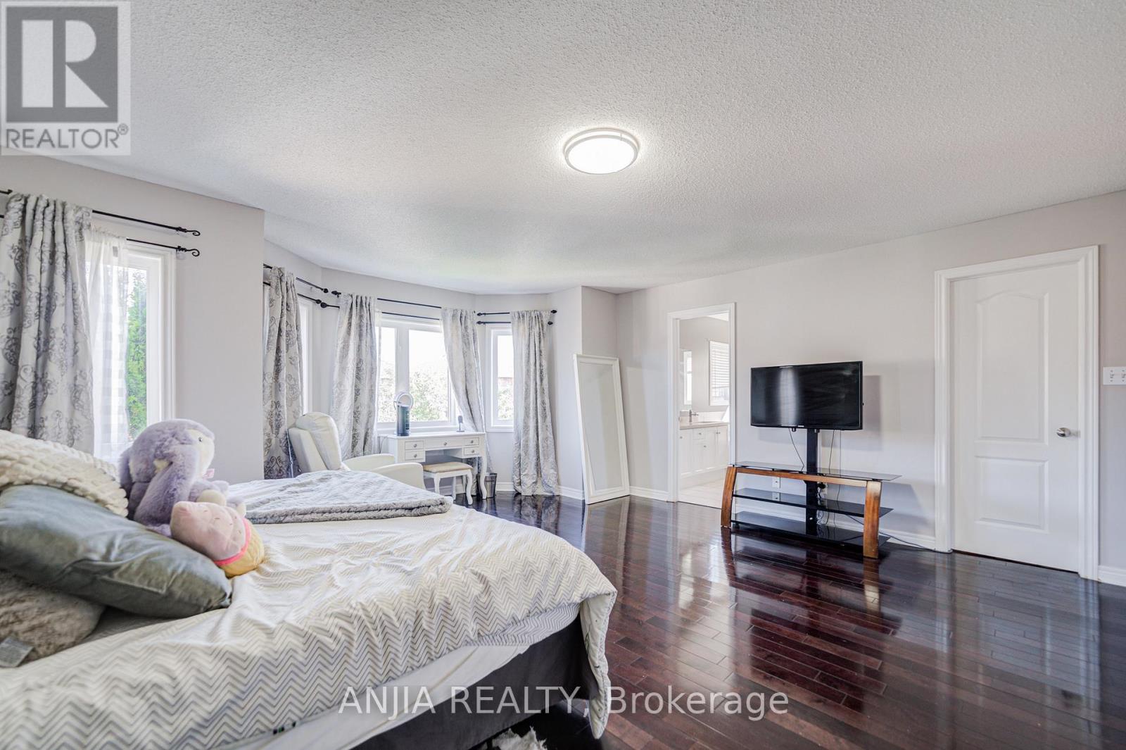 384 Highglen Avenue, Markham, Ontario  L3S 4J3 - Photo 41 - N12538450
