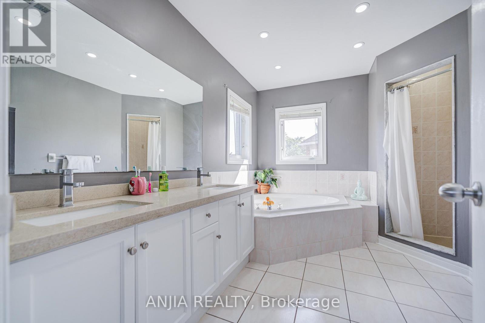 384 Highglen Avenue, Markham, Ontario  L3S 4J3 - Photo 42 - N12538450