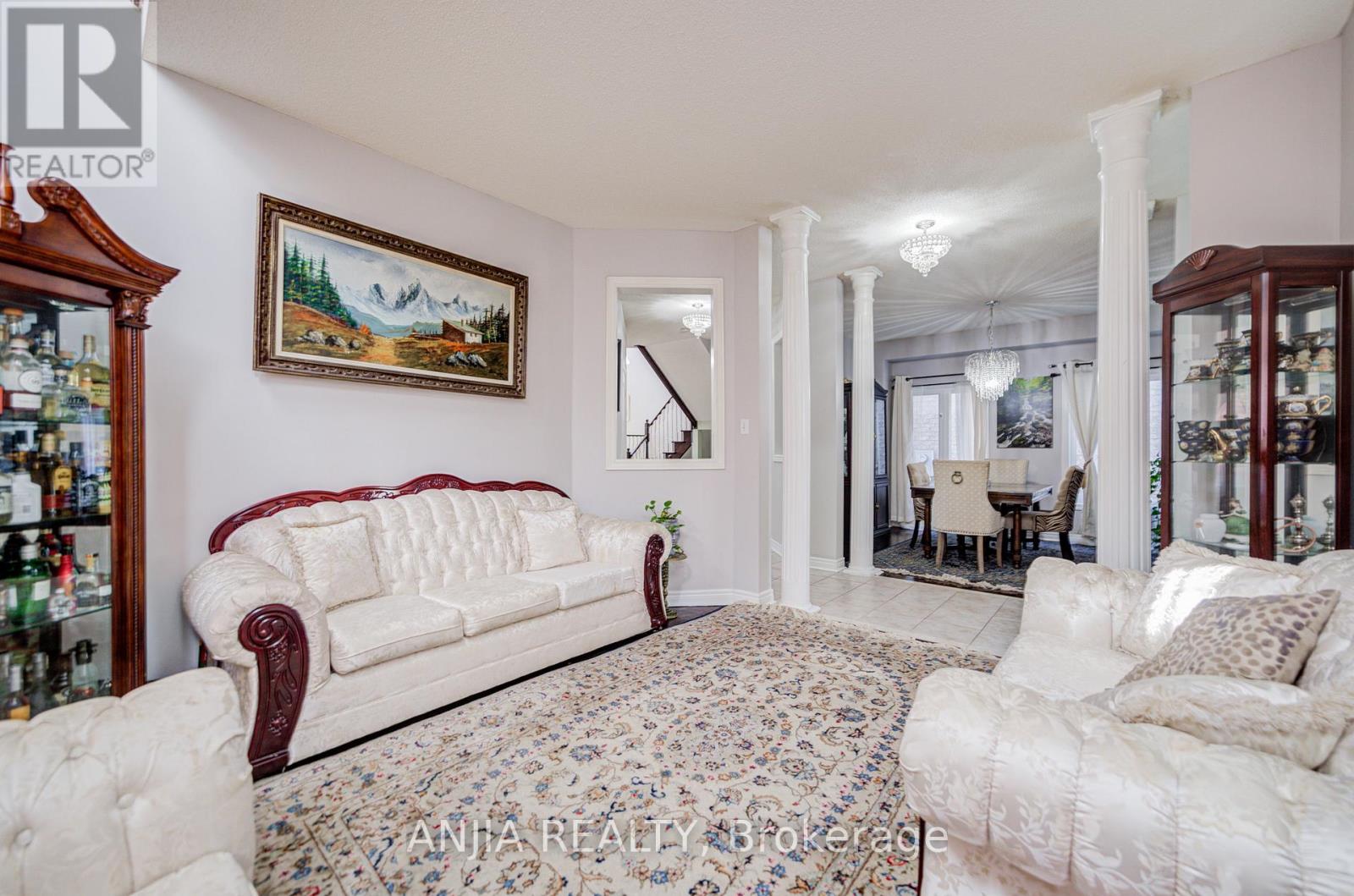 384 Highglen Avenue, Markham, Ontario  L3S 4J3 - Photo 9 - N12538450