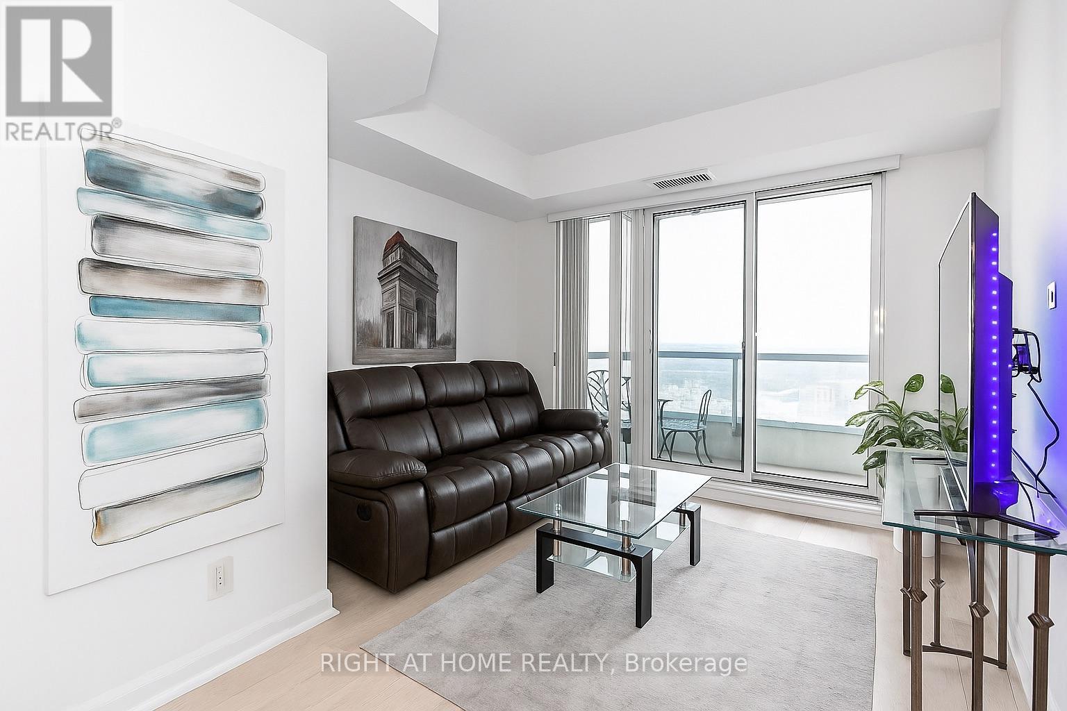 9201 YONGE STREET, Richmond Hill, Ontario