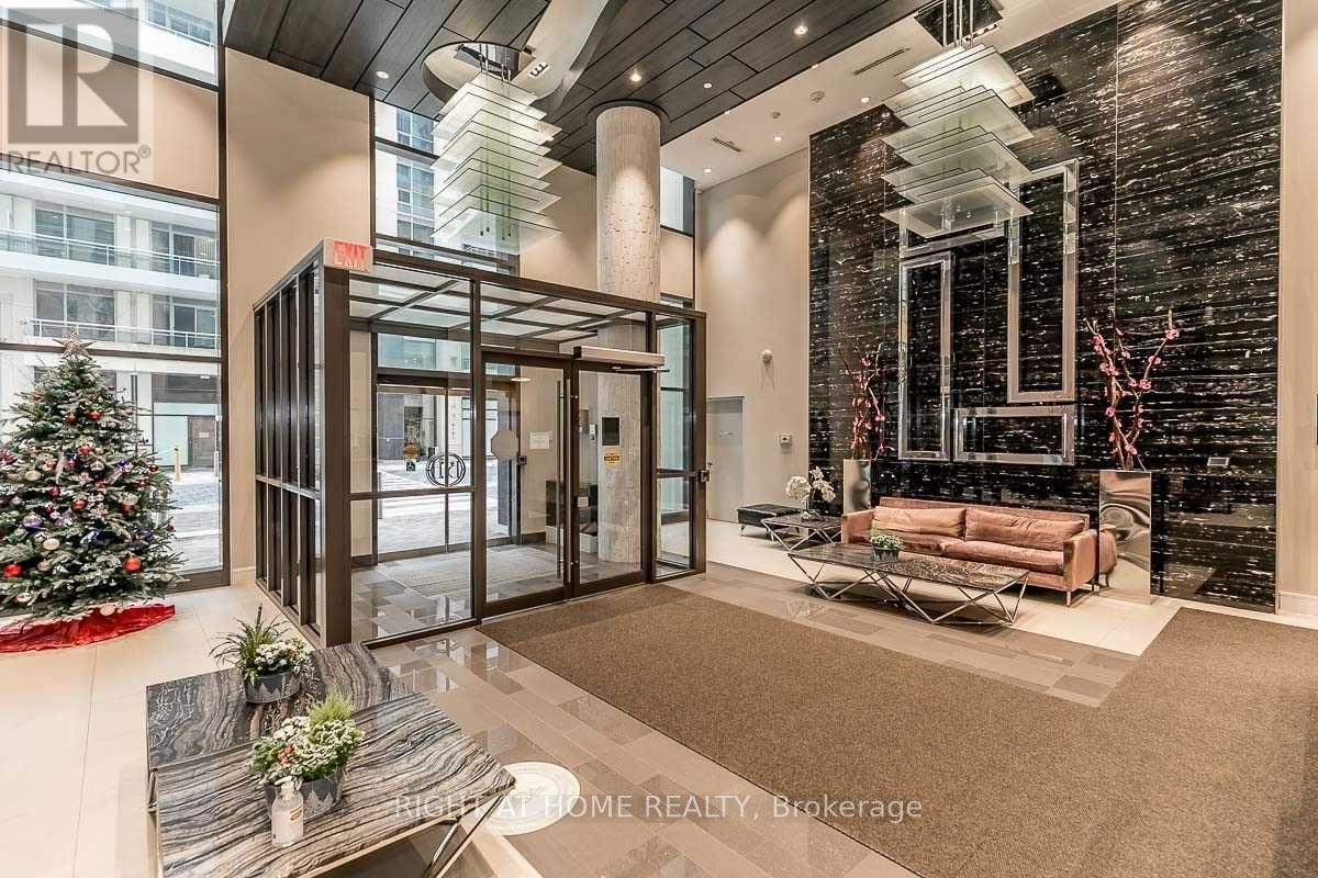 9201 Yonge Street, Richmond Hill, Ontario  L4C 1H9 - Photo 3 - N12538490