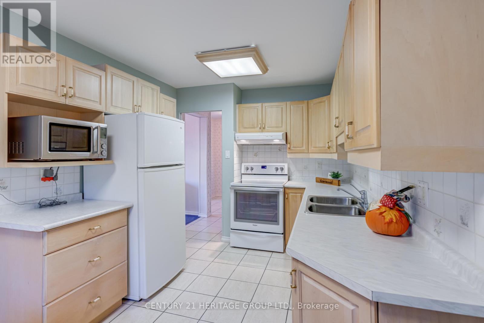 729 Beman Drive, Newmarket, Ontario  L3Y 4Z3 - Photo 14 - N12538538