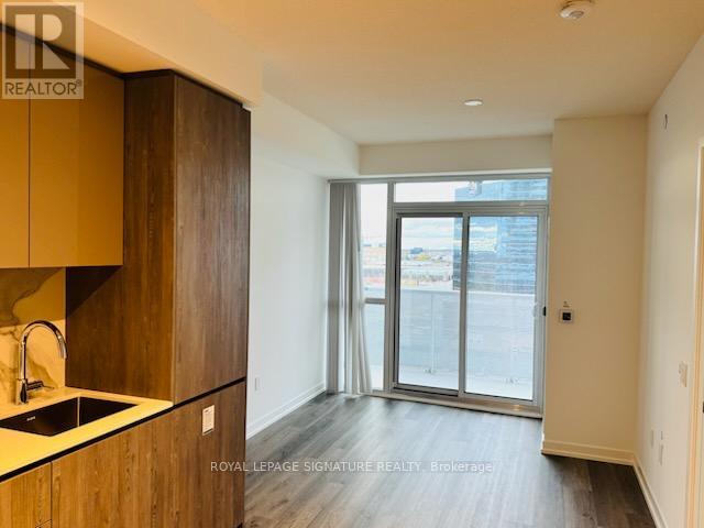 705 - 8 Interchange Way, Vaughan, Ontario  L4K 0R2 - Photo 4 - N12538554