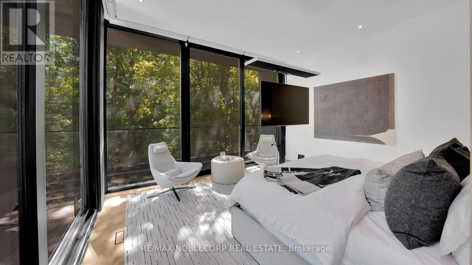 7 Waxwing Place, Toronto, Ontario  M3C 1N5 - Photo 20 - C12447062