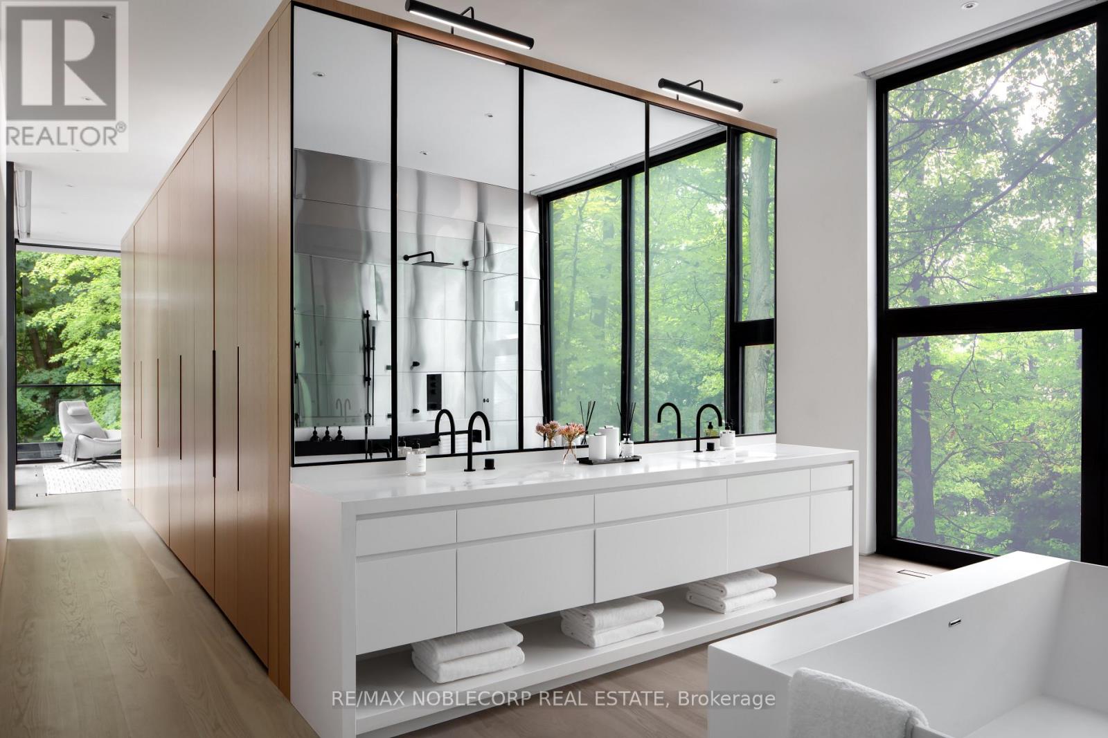 7 Waxwing Place, Toronto, Ontario  M3C 1N5 - Photo 21 - C12447062