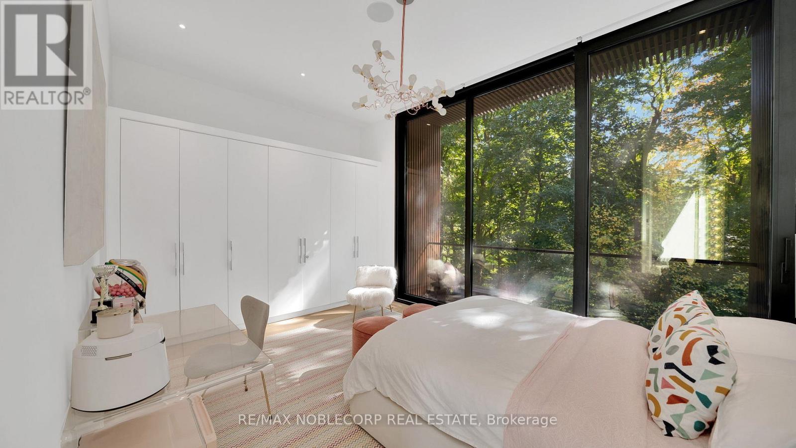 7 Waxwing Place, Toronto, Ontario  M3C 1N5 - Photo 25 - C12447062