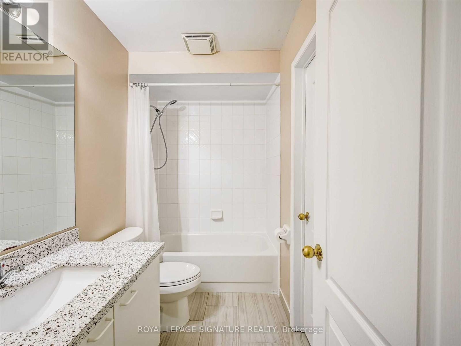 57 - 833 Scollard Court, Mississauga, Ontario  L5V 2B4 - Photo 32 - W12533754