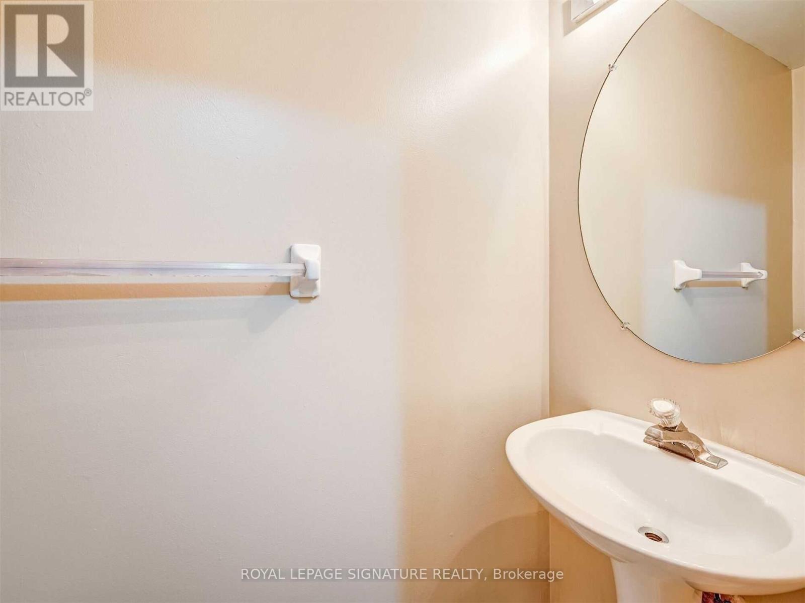 57 - 833 Scollard Court, Mississauga, Ontario  L5V 2B4 - Photo 19 - W12533754