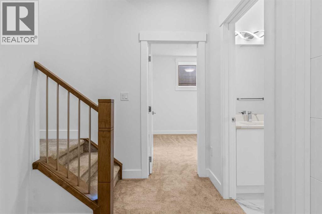 430 33 Avenue Nw, Calgary, Alberta  T2K 0B4 - Photo 39 - A2270244