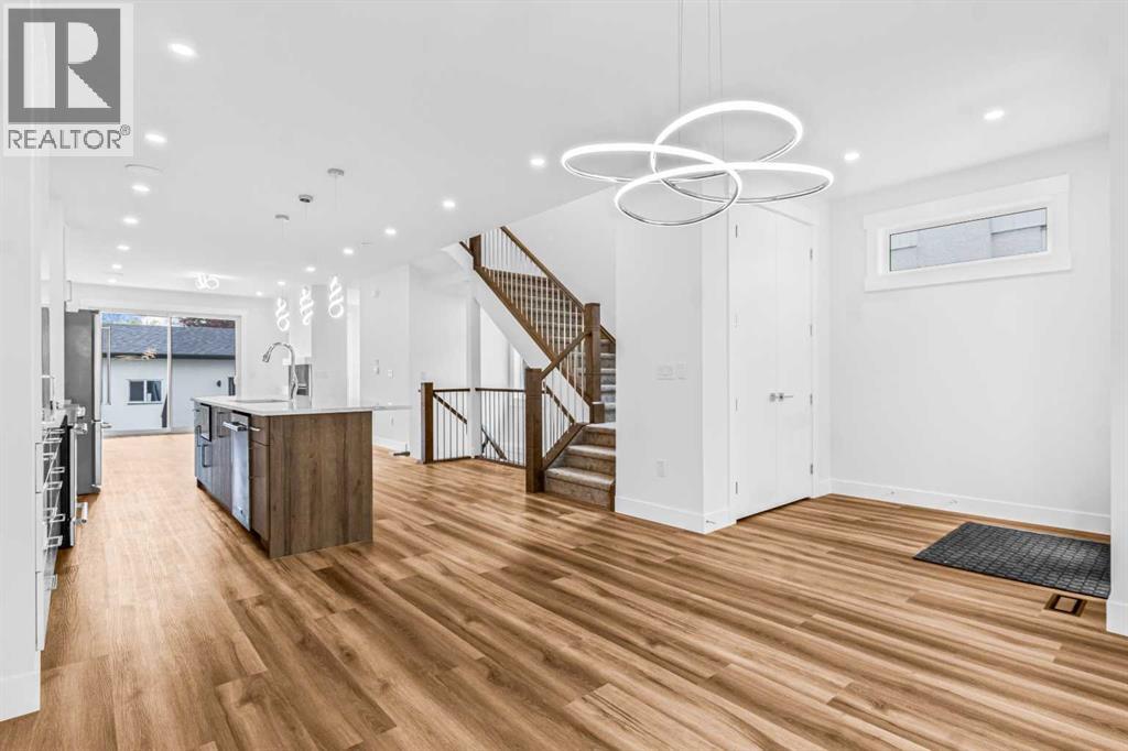 430 33 Avenue Nw, Calgary, Alberta  T2K 0B4 - Photo 5 - A2270244