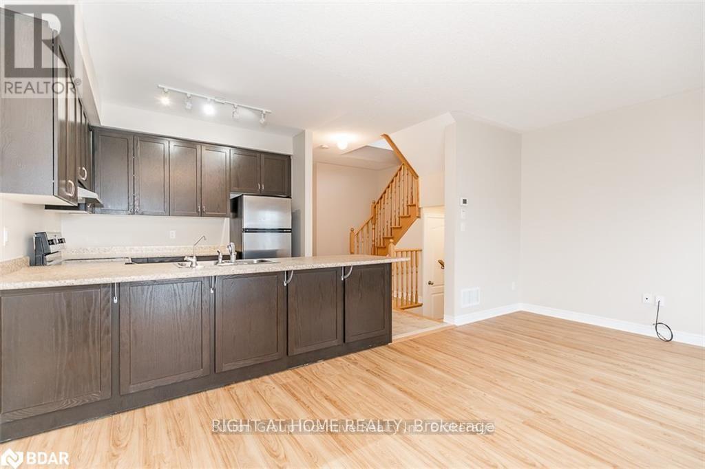 98 Pearcey Crescent, Barrie, Ontario  L4N 6R7 - Photo 10 - S12538278