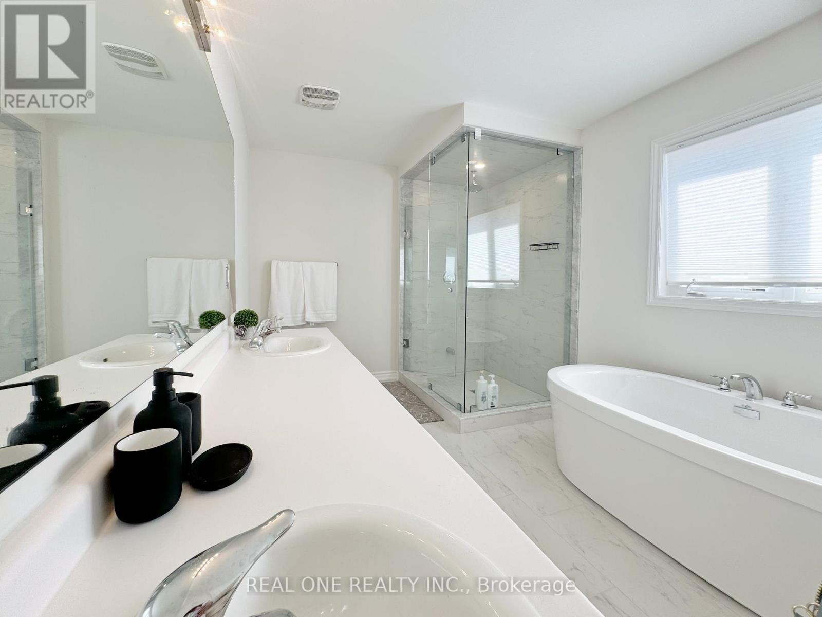 188 Rosanne Circle, Wasaga Beach, Ontario  L9Z 1J7 - Photo 18 - S12538336