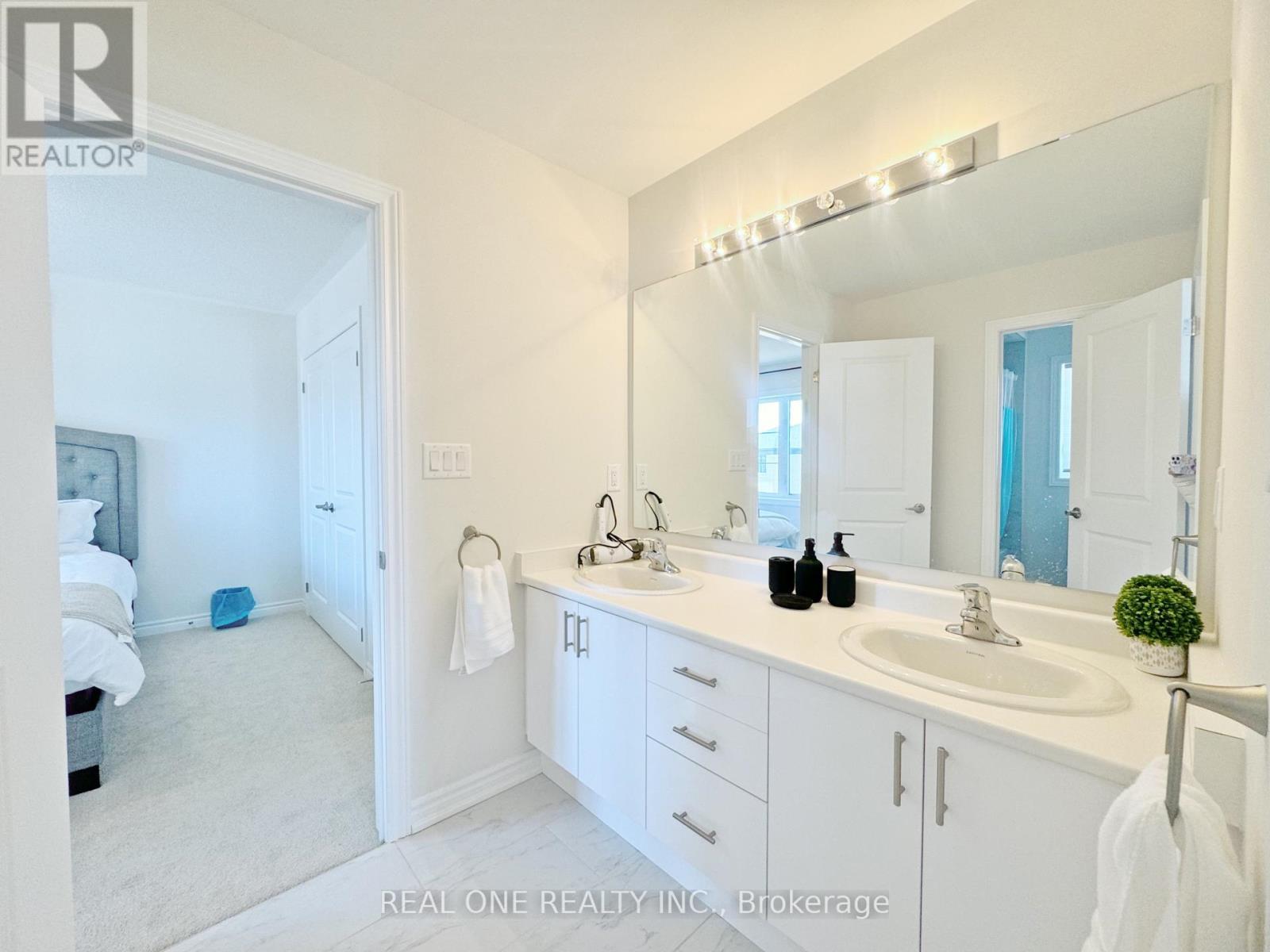 188 Rosanne Circle, Wasaga Beach, Ontario  L9Z 1J7 - Photo 21 - S12538336