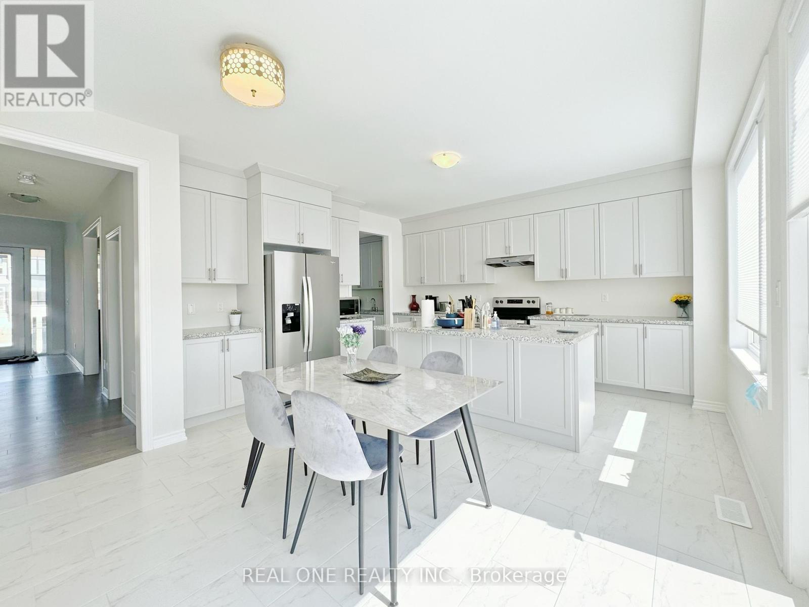 188 Rosanne Circle, Wasaga Beach, Ontario  L9Z 1J7 - Photo 3 - S12538336