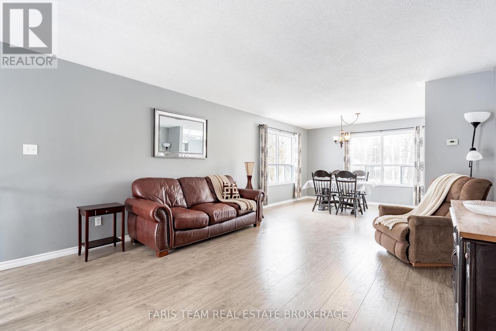 5 Harbour Crescent, Wasaga Beach, Ontario  L9Z 1G4 - Photo 11 - S12538410