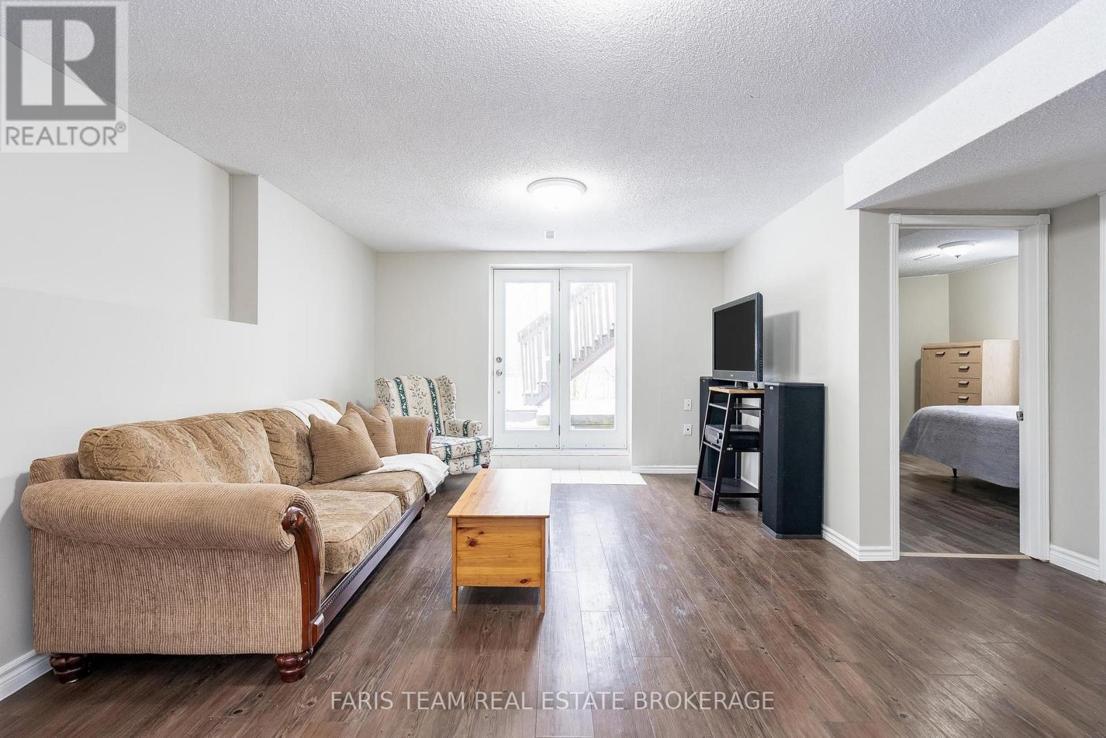 5 Harbour Crescent, Wasaga Beach, Ontario  L9Z 1G4 - Photo 17 - S12538410