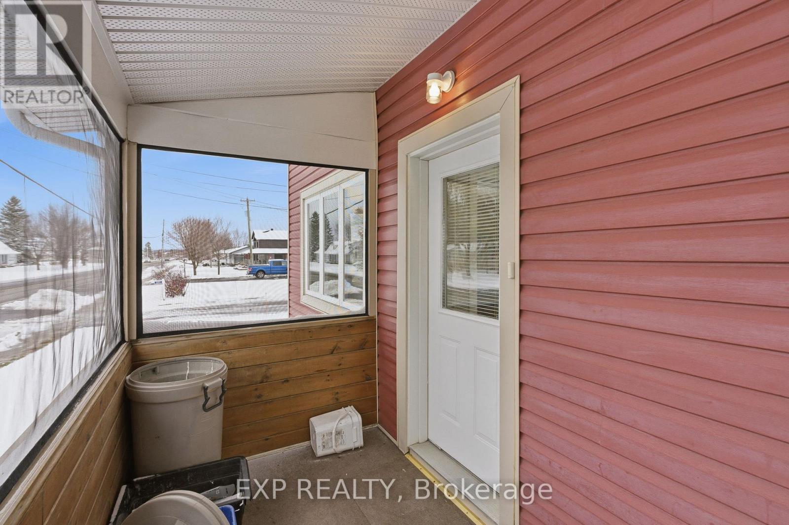 1557 Landry Road, Clarence-Rockland, Ontario  K0A 1N0 - Photo 3 - X12538602