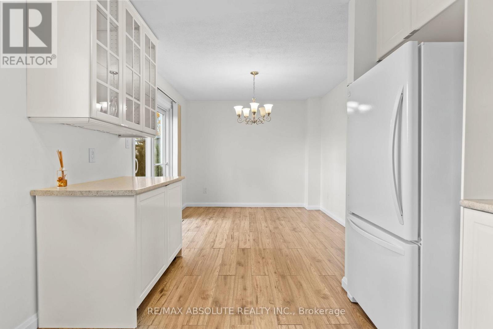 16 Melanie Crescent, Ottawa, Ontario  K2L 2E5 - Photo 10 - X12538624