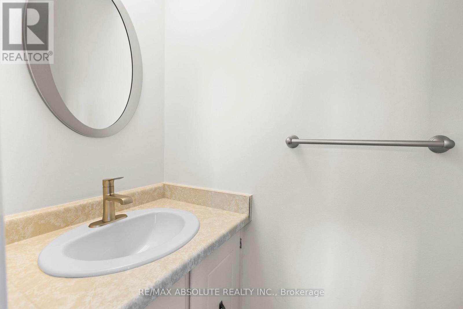 16 Melanie Crescent, Ottawa, Ontario  K2L 2E5 - Photo 12 - X12538624