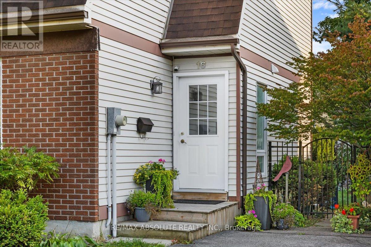 16 Melanie Crescent, Ottawa, Ontario  K2L 2E5 - Photo 3 - X12538624
