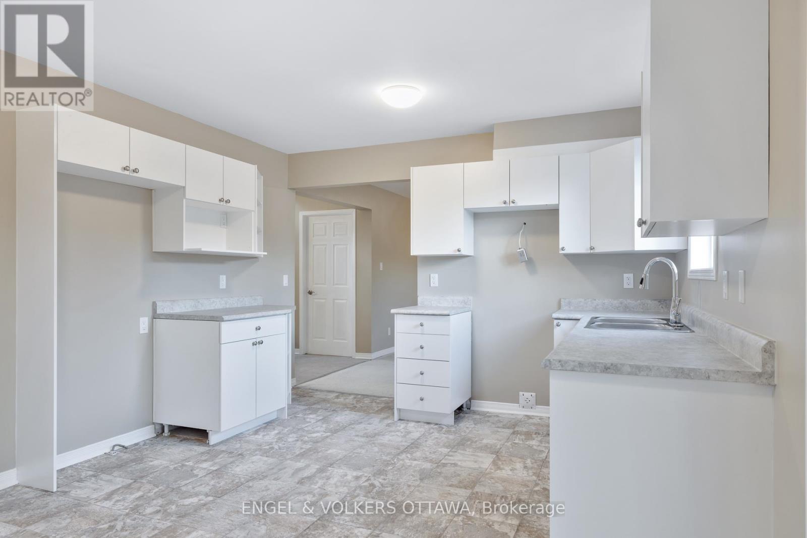 26 Carleton Cathcart Street, Ottawa, Ontario K2S 1M7 - Photo 11 - X12538638