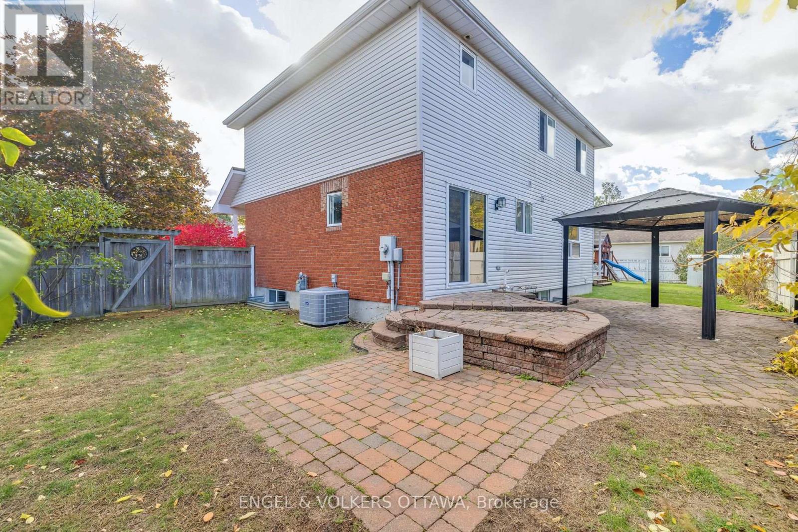 26 Carleton Cathcart Street, Ottawa, Ontario K2S 1M7 - Photo 39 - X12538638
