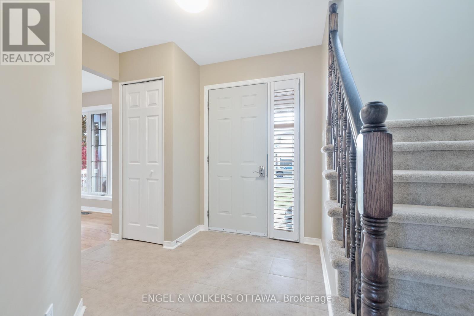 26 Carleton Cathcart Street, Ottawa, Ontario K2S 1M7 - Photo 4 - X12538638