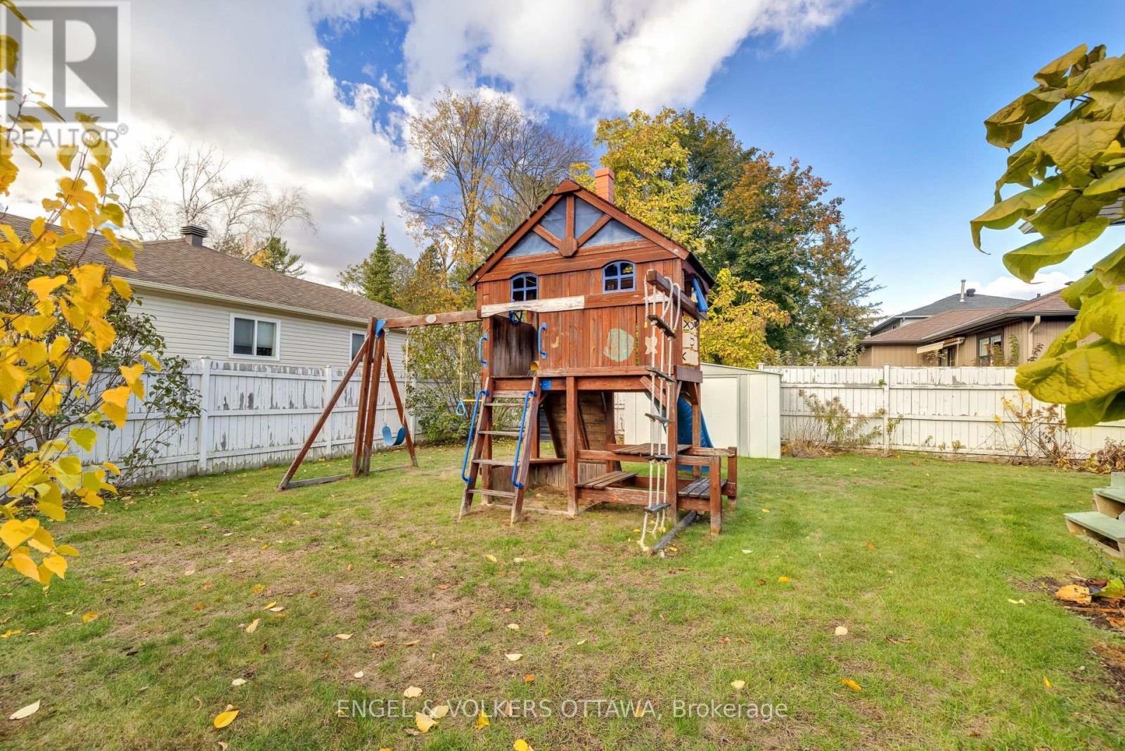 26 Carleton Cathcart Street, Ottawa, Ontario K2S 1M7 - Photo 42 - X12538638