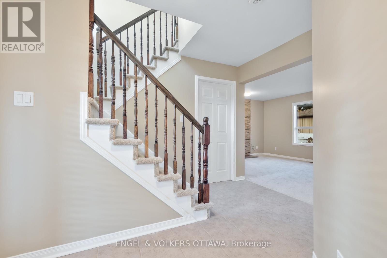 26 Carleton Cathcart Street, Ottawa, Ontario K2S 1M7 - Photo 5 - X12538638