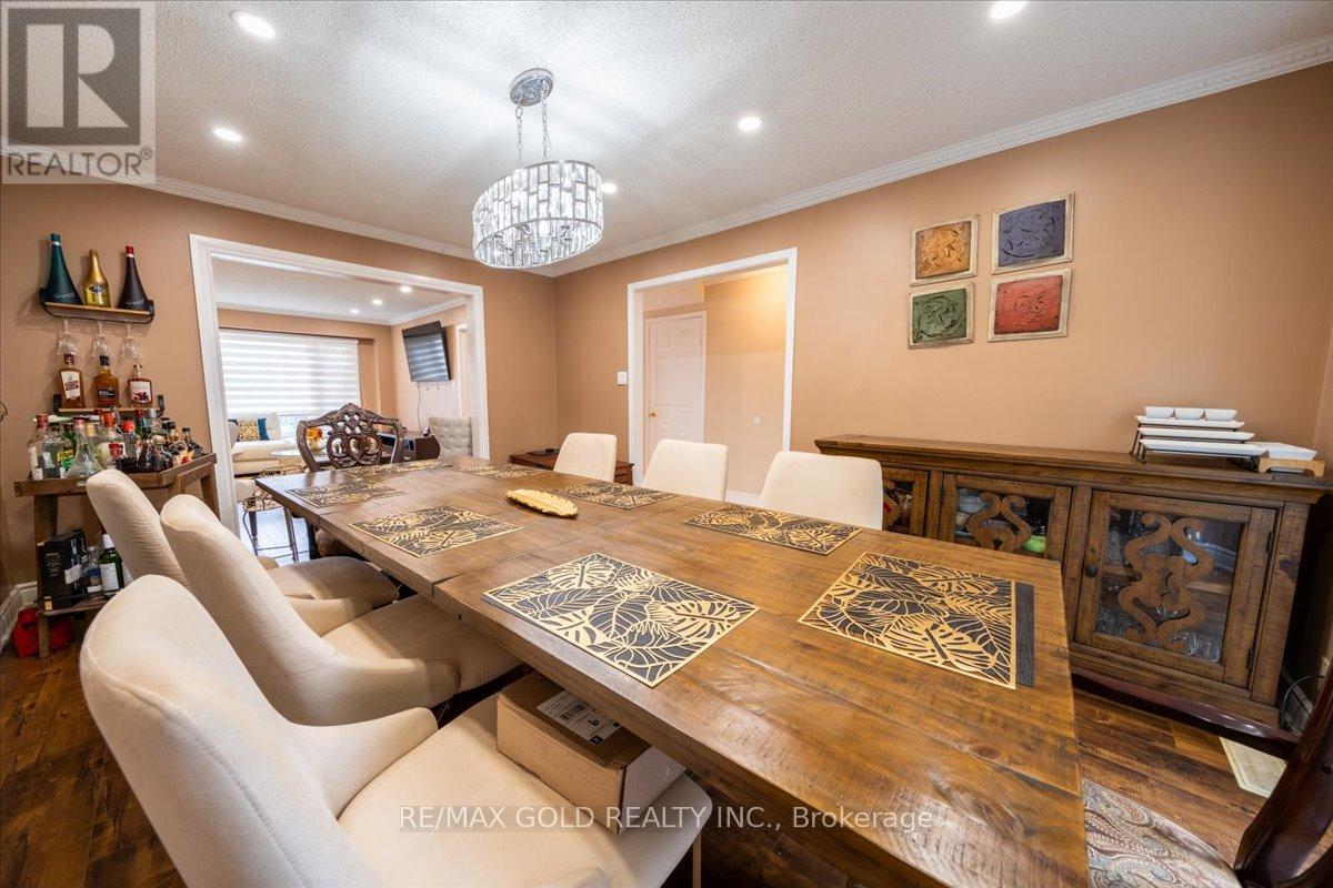 92 Jaffa Drive, Brampton, Ontario  L6S 4C6 - Photo 17 - W12538290