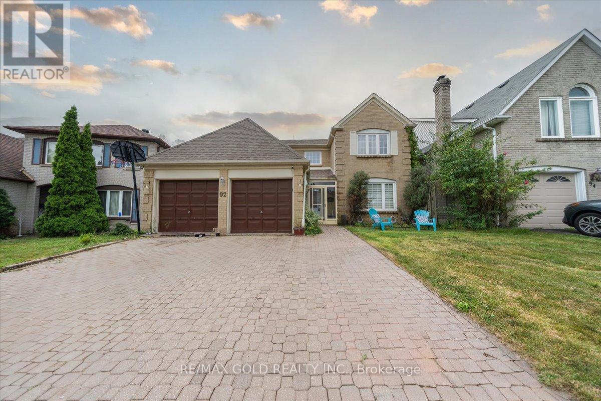 92 Jaffa Drive, Brampton, Ontario  L6S 4C6 - Photo 2 - W12538290