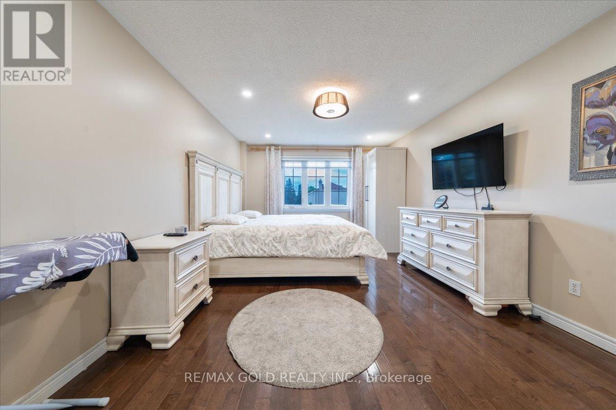 92 Jaffa Drive, Brampton, Ontario  L6S 4C6 - Photo 26 - W12538290