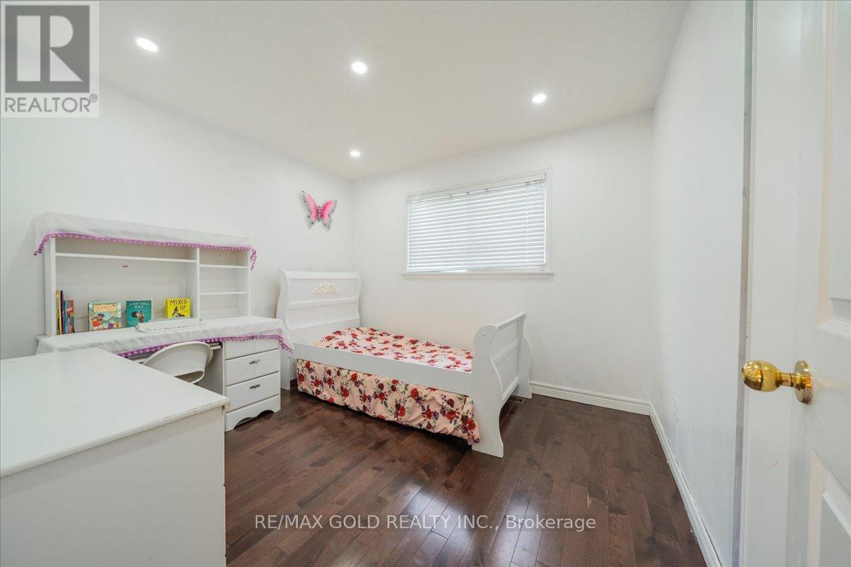 92 Jaffa Drive, Brampton, Ontario  L6S 4C6 - Photo 31 - W12538290