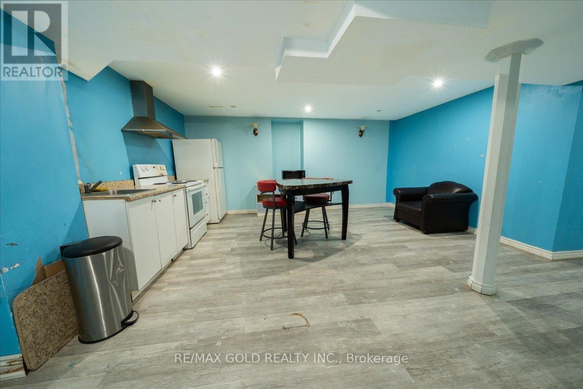 92 Jaffa Drive, Brampton, Ontario  L6S 4C6 - Photo 37 - W12538290