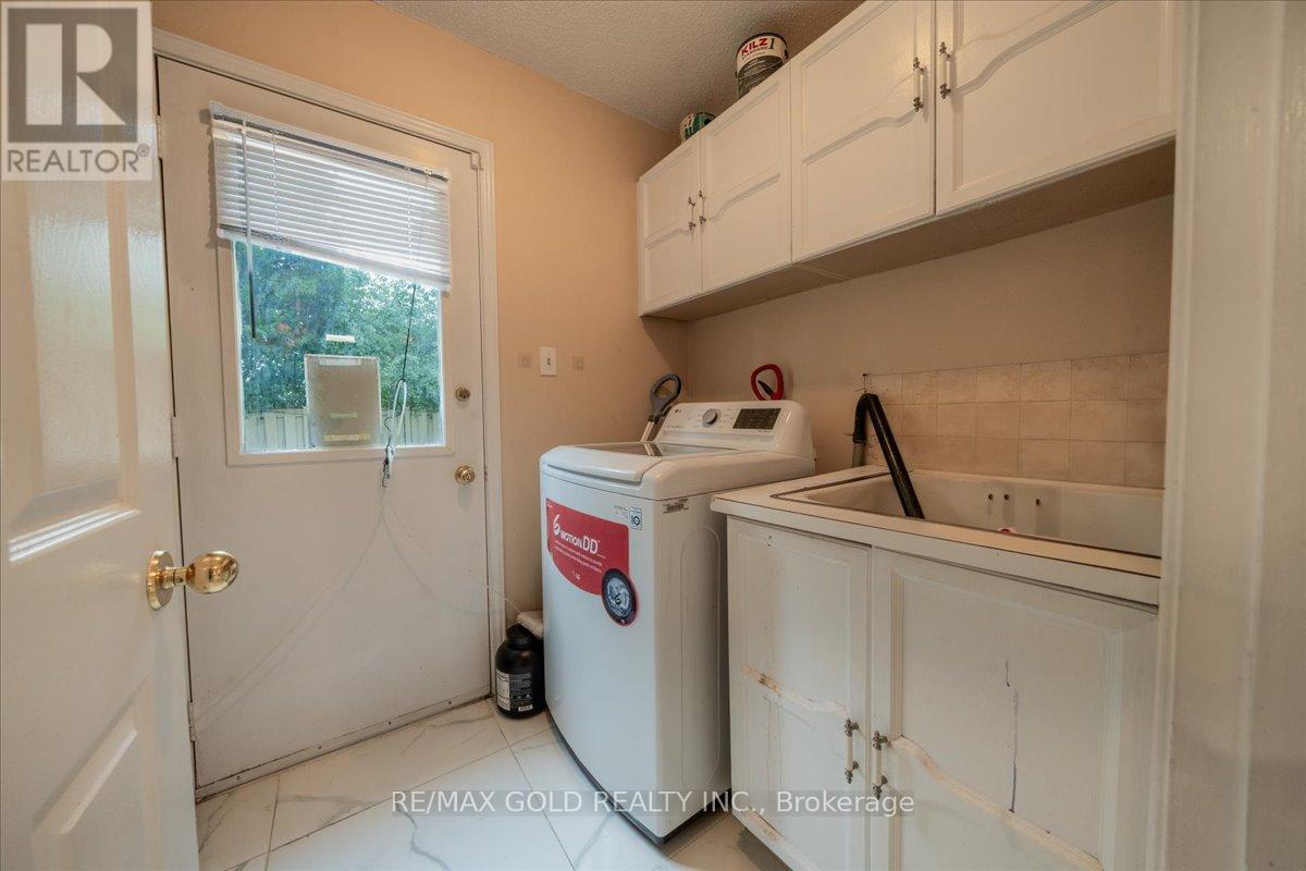 92 Jaffa Drive, Brampton, Ontario  L6S 4C6 - Photo 42 - W12538290