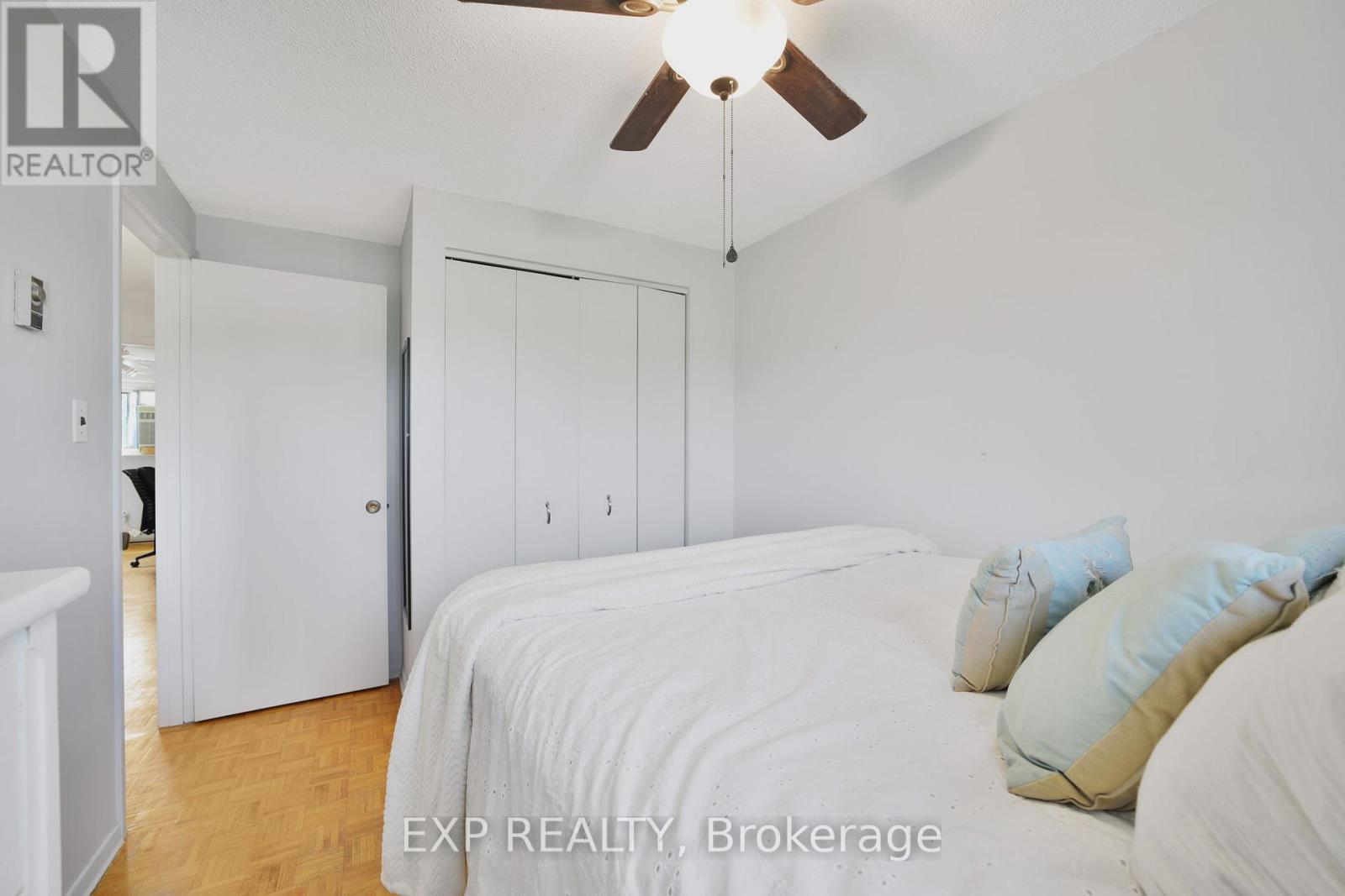 136 Darras Court, Brampton, Ontario  L6T 1W7 - Photo 24 - W12538292