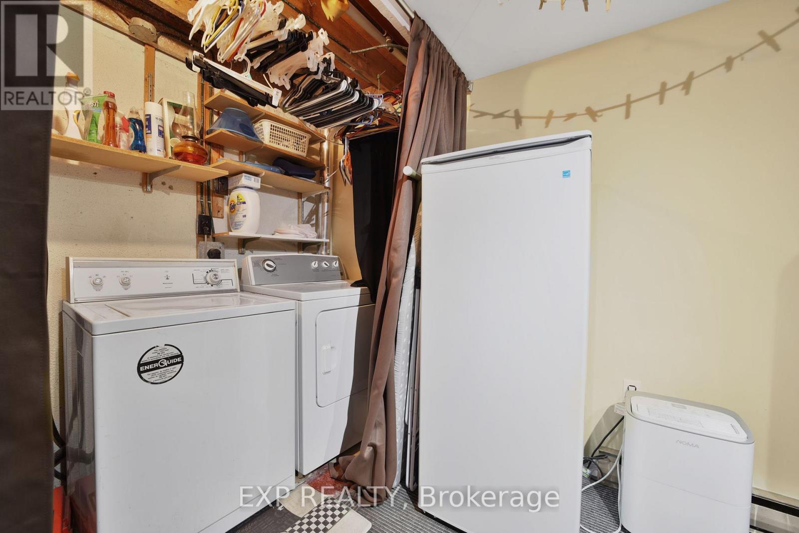 136 Darras Court, Brampton, Ontario  L6T 1W7 - Photo 35 - W12538292