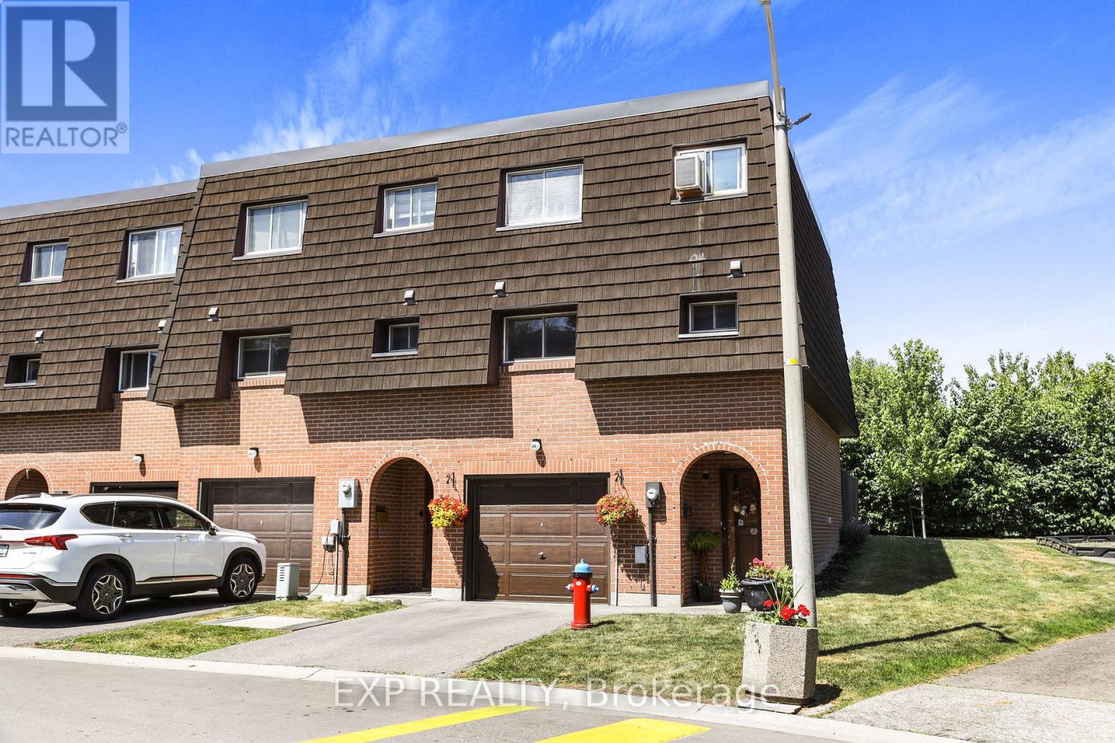 136 Darras Court, Brampton, Ontario  L6T 1W7 - Photo 36 - W12538292