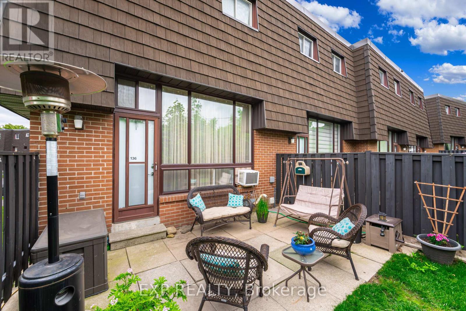 136 Darras Court, Brampton, Ontario  L6T 1W7 - Photo 40 - W12538292