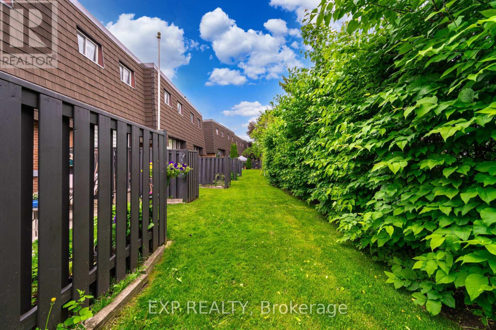 136 Darras Court, Brampton, Ontario  L6T 1W7 - Photo 42 - W12538292