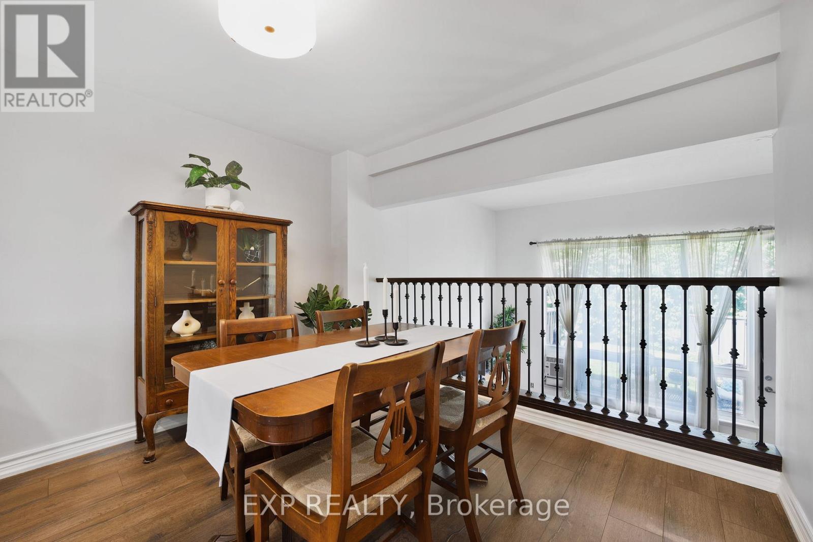 136 Darras Court, Brampton, Ontario  L6T 1W7 - Photo 9 - W12538292