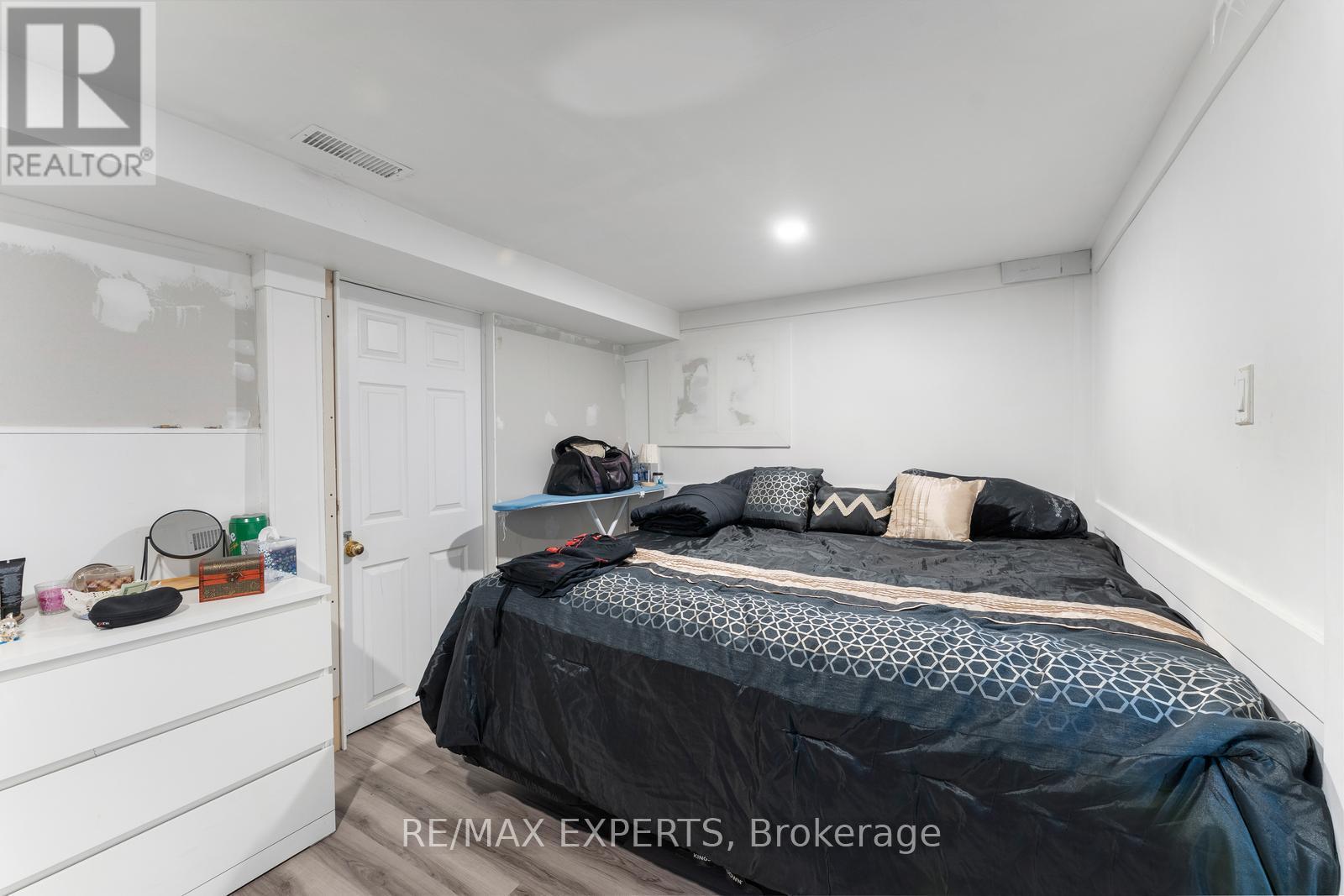 142 King Street E, Caledon, Ontario  L7E 3G2 - Photo 27 - W12538318