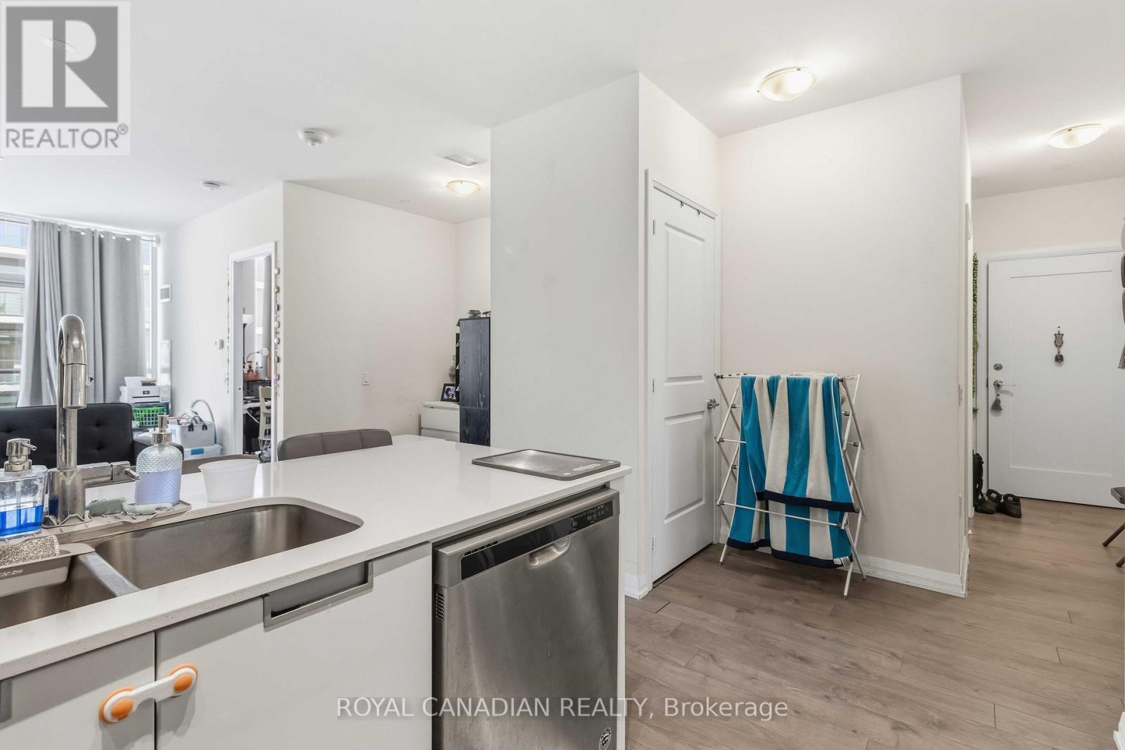 1501 - 65 Watergarden Drive, Mississauga, Ontario  L5R 0G9 - Photo 18 - W12538330