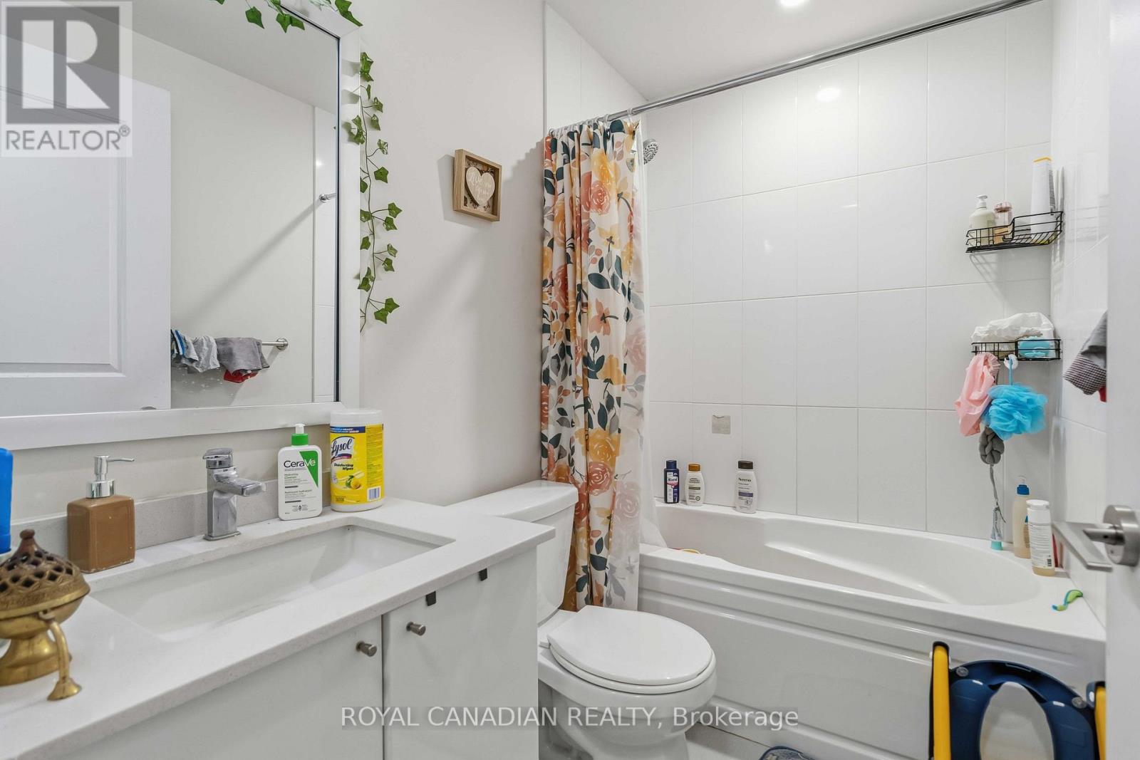 1501 - 65 Watergarden Drive, Mississauga, Ontario  L5R 0G9 - Photo 22 - W12538330