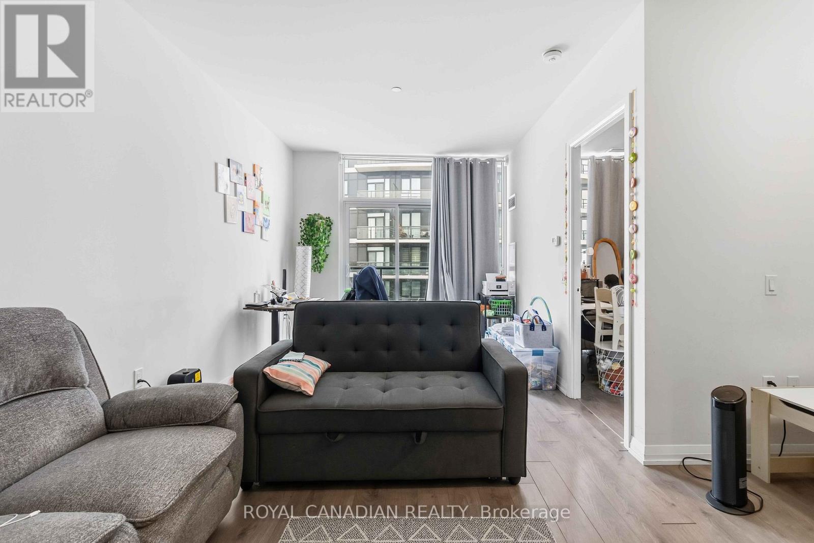 1501 - 65 Watergarden Drive, Mississauga, Ontario  L5R 0G9 - Photo 8 - W12538330